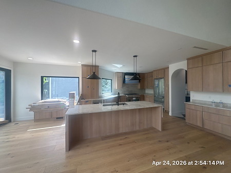Kitchen Remodeling Without a Full Gut: Smart Updates That Still Change the Room